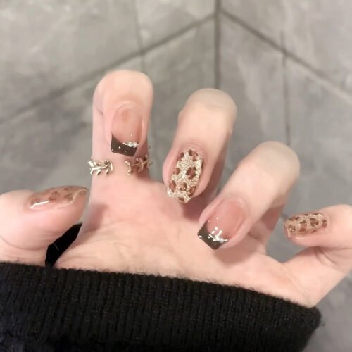 GN041-Autumn Chic French Leopard Press-Ons: 30-Piece Reusable Set with Rhinestones & Waterproof Wear