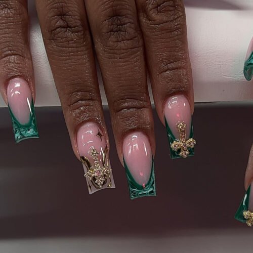 JP3521-Opulent French Press On Nails: Emerald Haze & Gothic Gold Crosses for Effortless Drama