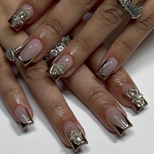 JP3428-Effortlessly Chic: Reusable Gold French Tip Nails with Heart Accent (No Salon Needed!)